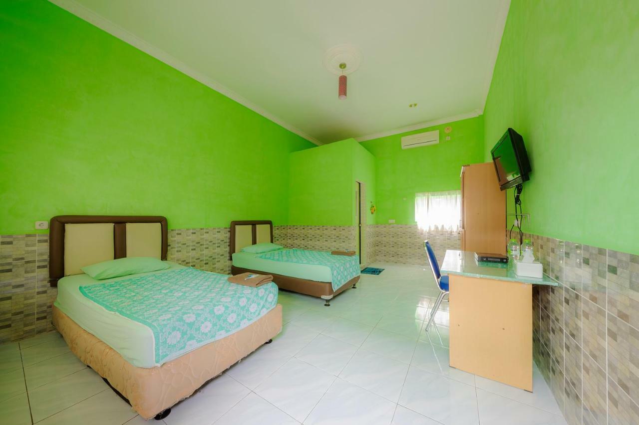 גונוגסיטולי Mega Nasional Seaview Hotel מראה חיצוני תמונה